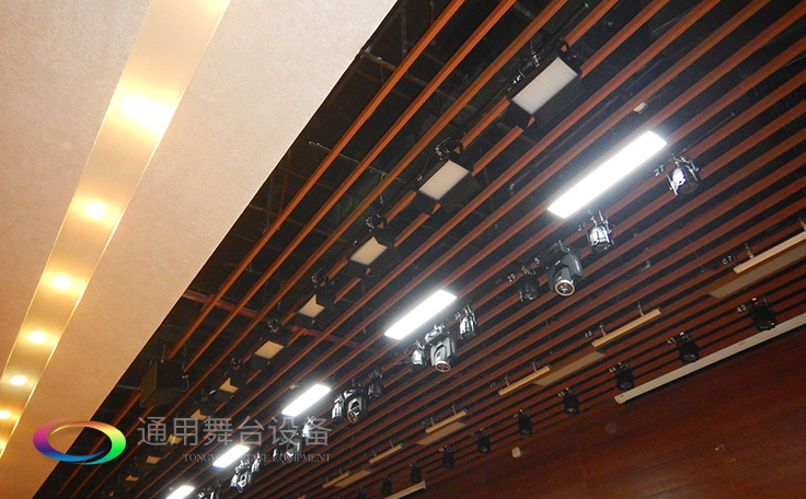 廣科學院松山湖校區多功能報告廳舞臺幕布及聲光電系統安裝與部署及室內裝修設計、施工建設項目