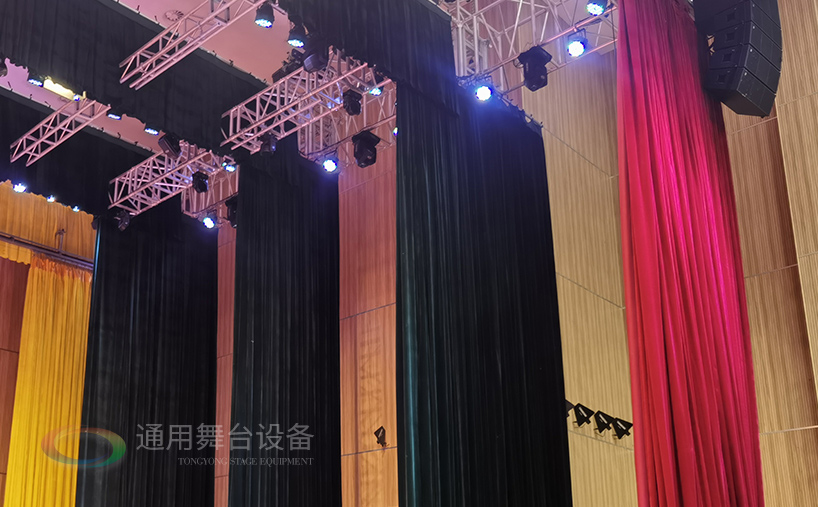 舞臺幕布怎么選？不同場景舞臺幕布選型與配置方案解析