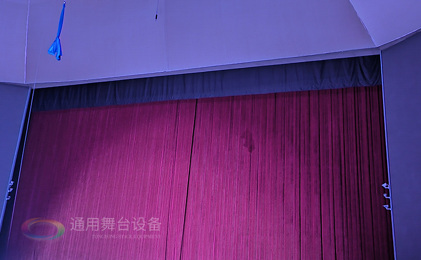 通用舞臺設備助力某景區演藝廣場舞臺幕布、設備升級！有效提升景區演藝安全保障與舞美效果！